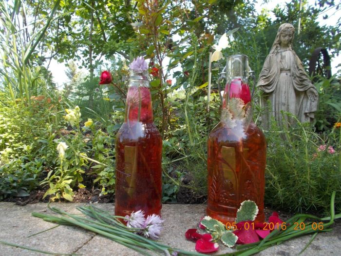 Learn How to Make Flavored Vinegar